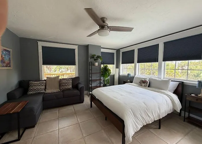Indian Rocks Compound * Clearwater Beach